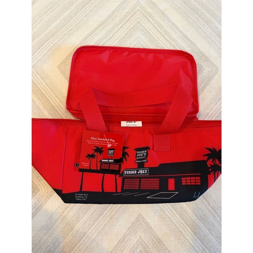 Trader Joe’s Mini Insulated Bag Red Lunch Cooler 1.5 Gallon Capacity NWT